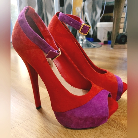 H by Halston Suede Stiletto Heels - Picture 1 of 5